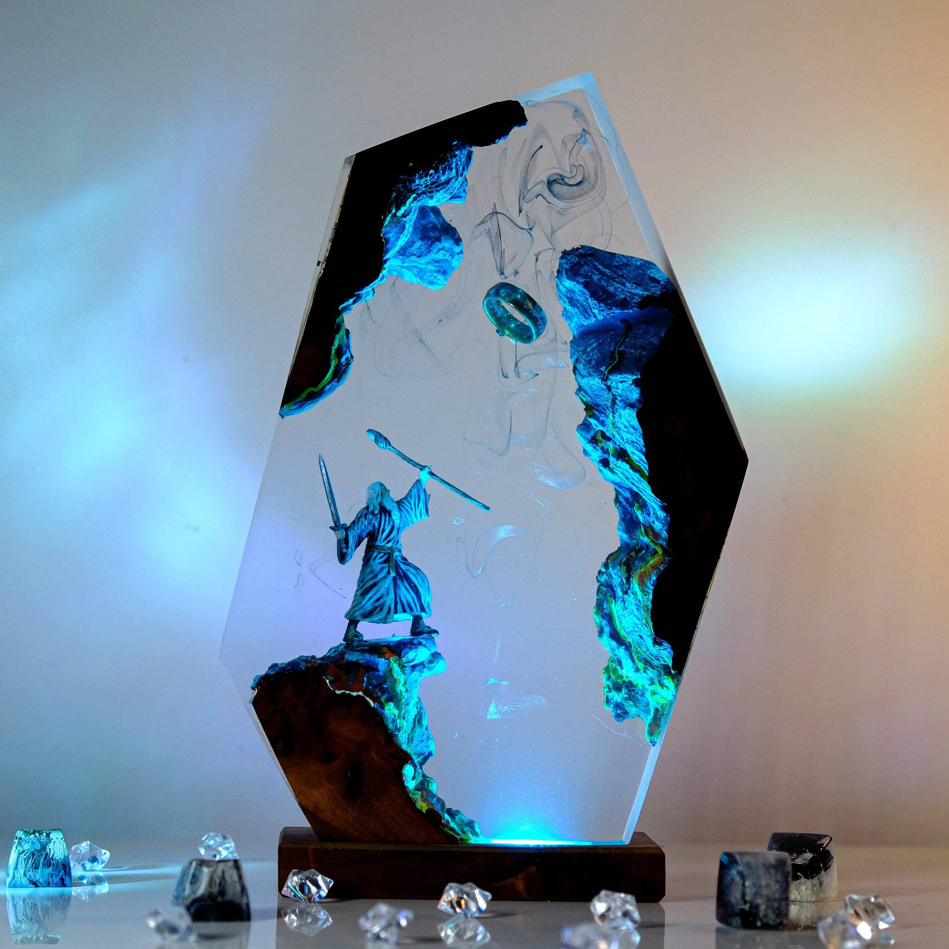 مصباح طاولة على شكل مشهد من في - مراجعة Desk Setup Lamp وسعره